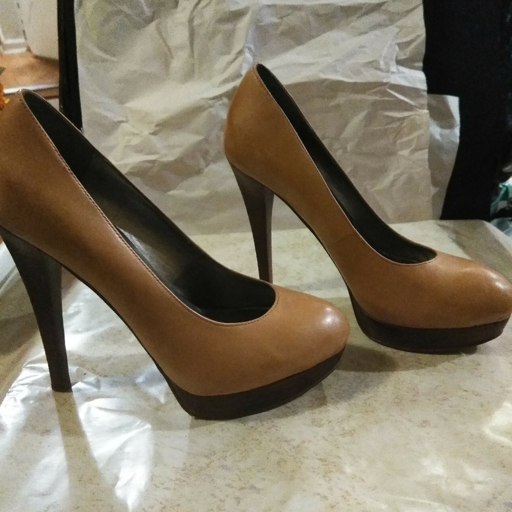Shoes - Picture 3 of 4